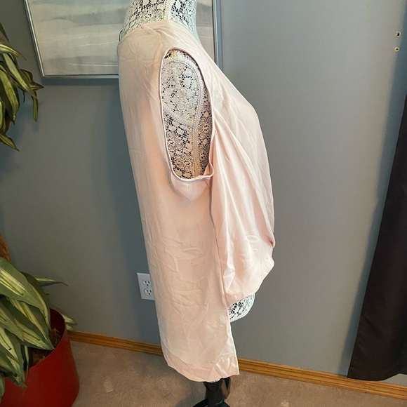 BWT Light pink BCBG sleeveless top - Picture 4 of 5